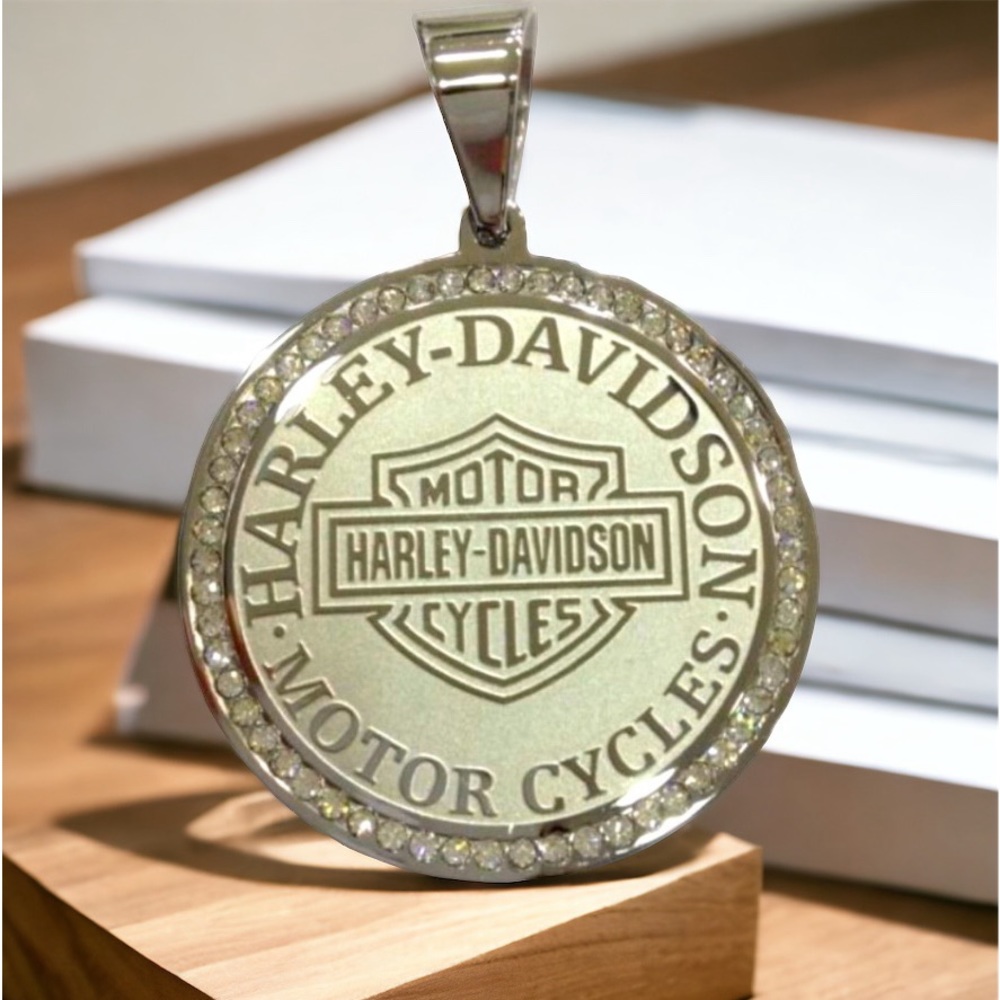 Stainless steel HD pendant